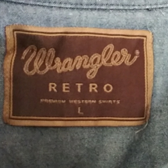 Wrangler retro button down - Picture 2 of 5